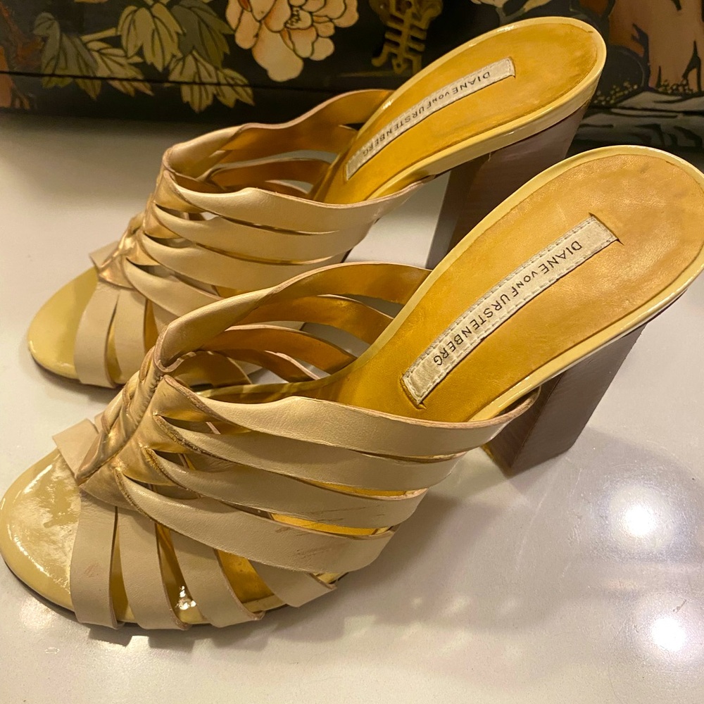 Diane Van Furstenberg women’s heels 7M